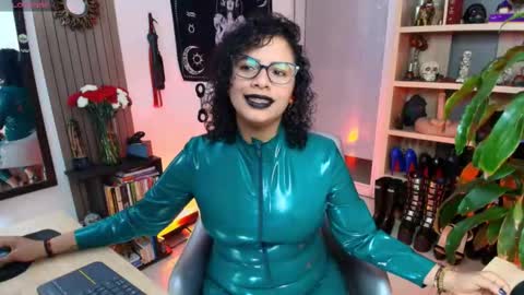 Carym  online show from November 2025 01:15:01 AM