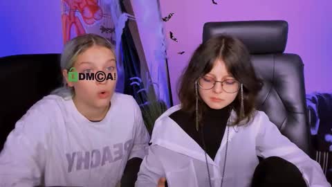 kaela_spell_ online show from November 2025 08:19:01 PM