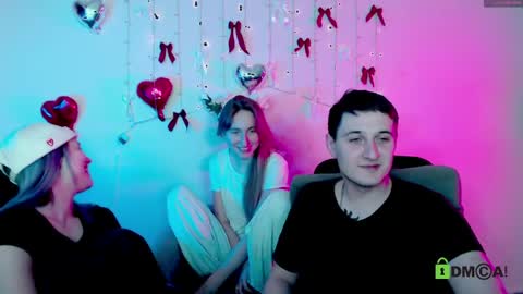kaela_spell_ online show from May 2026 01:02:02 AM