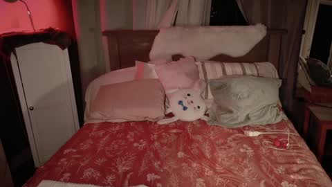 Kailee Smile online show from December 2025 04:18:02 AM