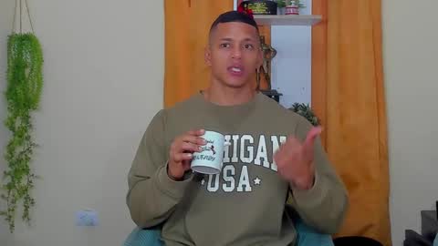 Snapshot of kale_tomson chatting on February 2025 02:24:01 PM kale thomson online show from February 2025 02:24:01 PM