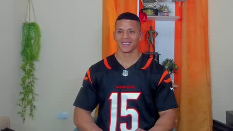 Snapshot of kale_tomson chatting on February 2025 02:52:02 PM kale thomson online show from February 2025 02:52:02 PM