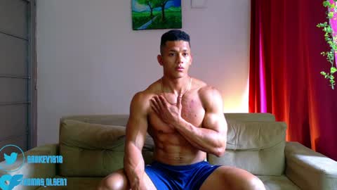 Snapshot of kale_tomson chatting on May 2026 07:01:01 PM kale thomson online show from May 2026 07:01:01 PM