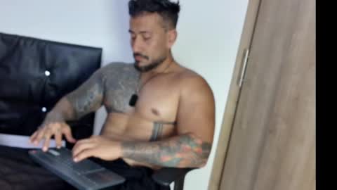 Snapshot of kaleth_price chatting on March 2025 04:34:02 AM Kaleth Price online show from March 2025 04:34:02 AM