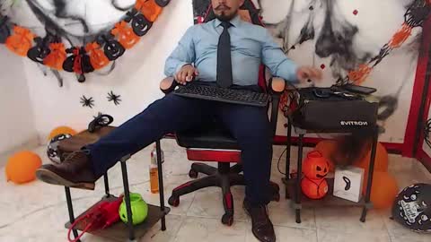 Snapshot of kalethbigdick88 chatting on October 2025 11:57:01 PM Kaleth online show from October 2025 11:57:01 PM