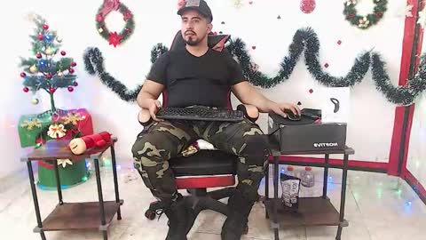 Snapshot of kalethbigdick88 chatting on December 2025 05:52:02 PM Kaleth online show from December 2025 05:52:02 PM