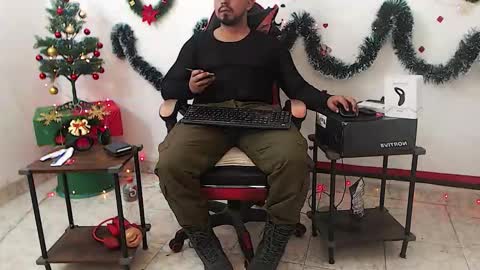 Snapshot of kalethbigdick88 chatting on December 2025 07:06:02 AM Kaleth online show from December 2025 07:06:02 AM