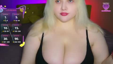 Snapshot of kaliroses8 chatting on October 2025 11:02:01 PM sweet rose online show from October 2025 11:02:01 PM