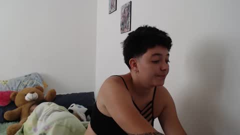 Snapshot of kammy_cami chatting on October 2025 07:41:01 PM kammy y camila online show from October 2025 07:41:01 PM