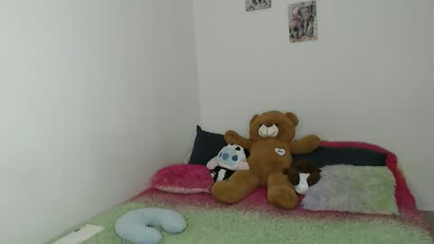 Snapshot of kammy_cami chatting on November 2025 09:14:01 PM kammy y camila online show from November 2025 09:14:01 PM