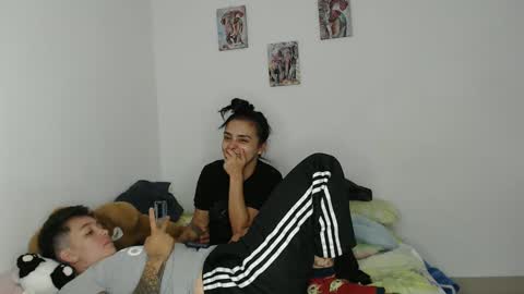 Snapshot of kammy_cami chatting on November 2025 11:48:02 PM kammy y camila online show from November 2025 11:48:02 PM