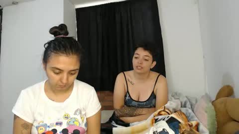 Snapshot of kammy_cami chatting on December 2025 12:53:02 PM kammy y camila online show from December 2025 12:53:02 PM