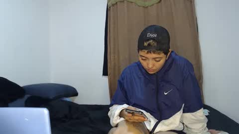 Snapshot of kammy_cami chatting on April 2026 12:17:01 AM kammy y camila online show from April 2026 12:17:01 AM