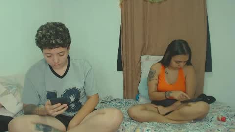 Snapshot of kammy_cami chatting on May 2026 02:03:01 PM kammy y camila online show from May 2026 02:03:01 PM