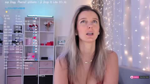 Julia online show from February 2025 08:14:02 PM