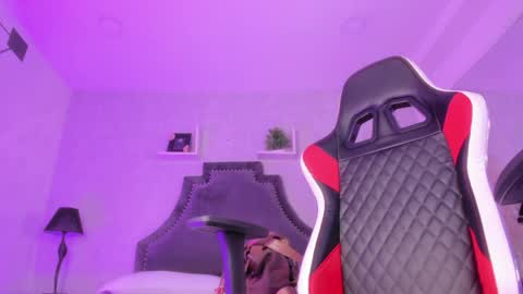 Karely online show from April 2026 04:38:01 PM