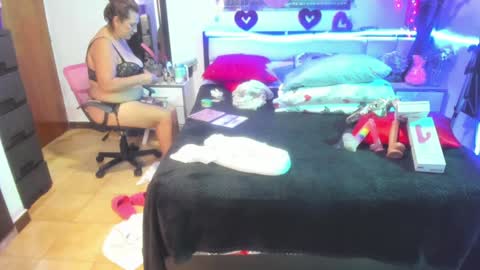 Snapshot of karen_milf_2 chatting on December 2024 03:30:02 AM Karen online show from December 2024 03:30:02 AM