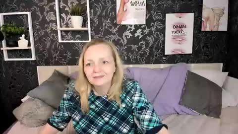 Snapshot of karen_villis chatting on May 2026 11:59:01 AM Karen online show from May 2026 11:59:01 AM