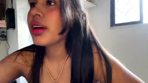 Snapshot of kariina_candy chatting on June 2026 04:41:01 PM kariina candy and fox online show from June 2026 04:41:01 PM
