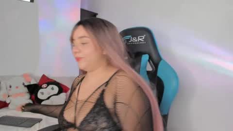 Snapshot of kariina_wong chatting on June 2026 07:19:02 PM kariina_wong online show from June 2026 07:19:02 PM