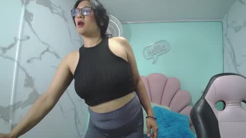 Snapshot of karime_sexygirl chatting on January 2025 02:19:01 PM Karime online show from January 2025 02:19:01 PM