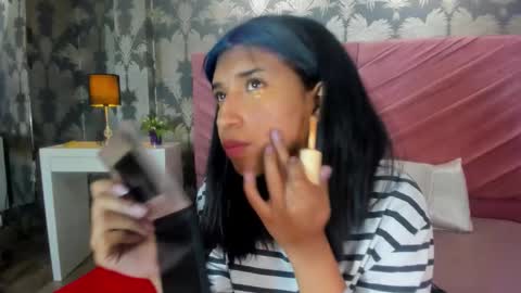 Snapshot of karin_ks chatting on November 2025 07:25:02 PM Karina online show from November 2025 07:25:02 PM