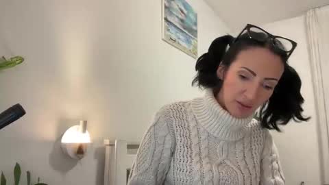 Snapshot of karinablair chatting on February 2025 04:42:02 PM Karina online show from February 2025 04:42:02 PM