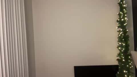 karina and justin online show from November 2025 04:33:02 AM