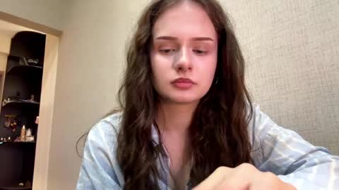Snapshot of karinecheverton chatting on May 2026 12:12:01 PM Lilu online show from May 2026 12:12:01 PM