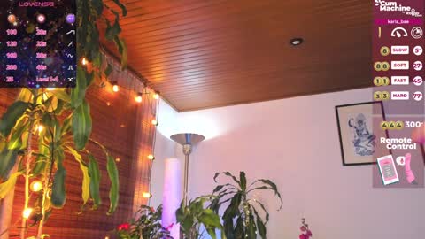 Snapshot of karla_bae chatting on February 2025 07:18:02 AM Karla online show from February 2025 07:18:02 AM