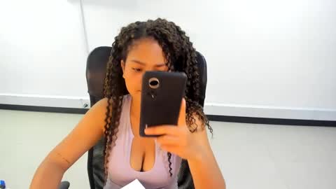 Snapshot of karla_cg chatting on March 2025 11:16:02 PM karla_cg online show from March 2025 11:16:02 PM