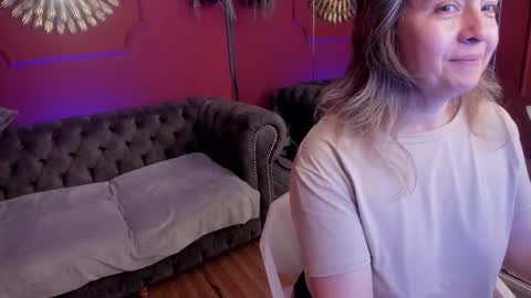 carla  online show from November 2025 03:28:01 AM