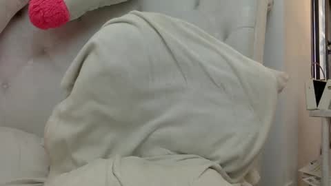 Snapshot of karlagirlfox chatting on February 2025 01:52:02 PM KARLA A online show from February 2025 01:52:02 PM