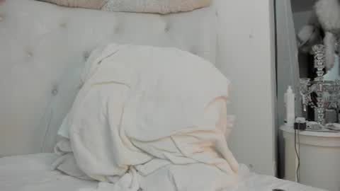 Snapshot of karlagirlfox chatting on June 2026 06:10:02 AM KARLA A online show from June 2026 06:10:02 AM