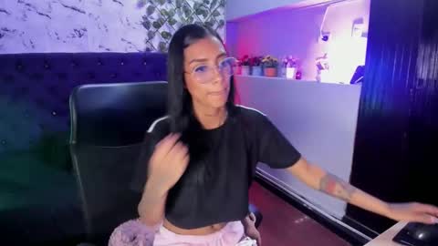 karlaslutskinny__ online show from April 2026 09:37:02 PM