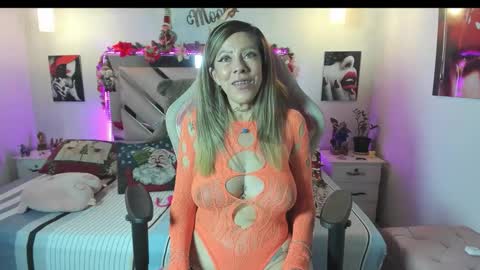 Karly Moonns online show from December 2025 10:27:01 PM