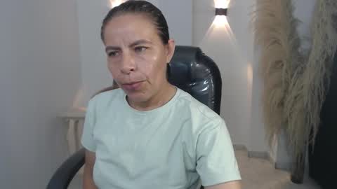 KARLYE online show from December 2025 01:45:02 AM