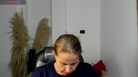 KARLYE online show from April 2026 02:12:02 AM