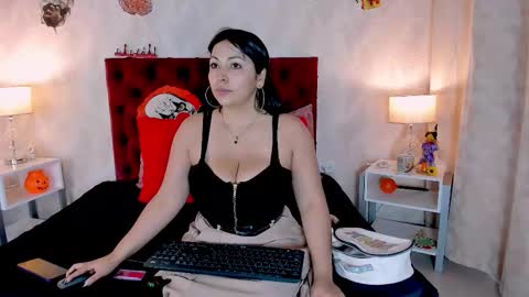 Karly Print online show from October 2025 01:02:02 PM