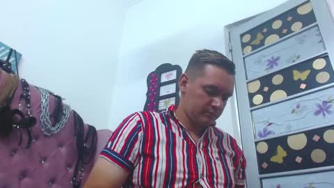 Snapshot of karol_and_paul chatting on December 2024 08:11:01 PM karol and paul online show from December 2024 08:11:01 PM