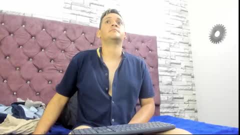 Snapshot of karol_and_paul chatting on January 2025 02:19:02 AM karol and paul online show from January 2025 02:19:02 AM