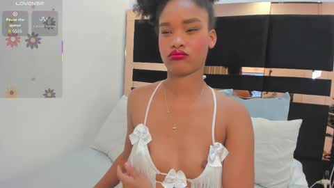 Snapshot of karolebonyy chatting on November 2025 05:54:01 AM Karol online show from November 2025 05:54:01 AM