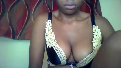 Snapshot of karoliee chatting on May 2026 06:31:02 AM karoliee online show from May 2026 06:31:02 AM