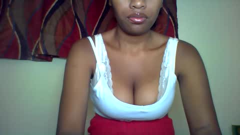Snapshot of karoliee chatting on June 2026 10:18:02 AM karoliee online show from June 2026 10:18:02 AM