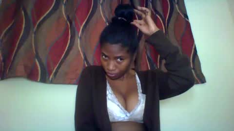 Snapshot of karoliee chatting on July 2026 01:58:01 PM karoliee online show from July 2026 01:58:01 PM
