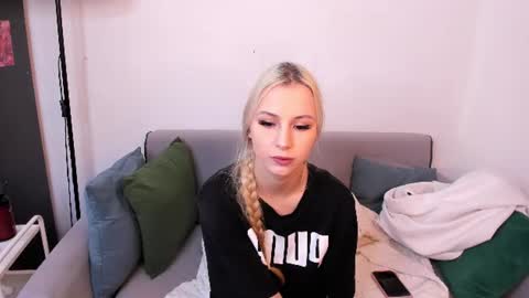 Snapshot of karolina_brand chatting on July 2026 02:25:01 AM karolina_brand online show from July 2026 02:25:01 AM