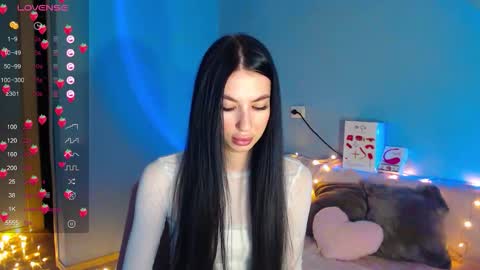 Kira online show from September 2025 02:22:01 AM