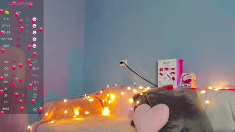 Kira online show from October 2025 02:43:02 AM