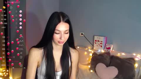 Kira online show from November 2025 02:42:02 AM