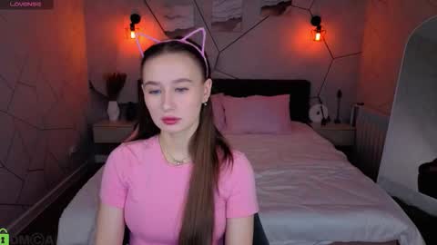 Karolina online show from March 2026 05:00:02 AM